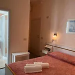 Ellymar Hotel