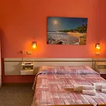 Hotel Ellymar