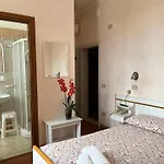 Hotel Ellymar