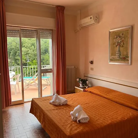 Hotel Ellymar Vada