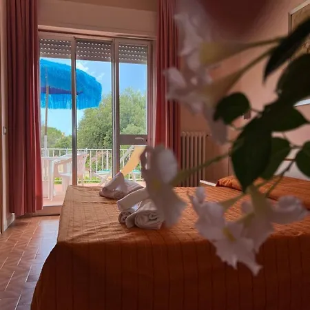Ellymar Hotel