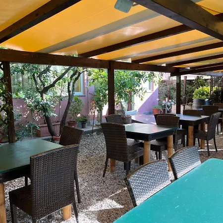 Ellymar Hotel Vada
