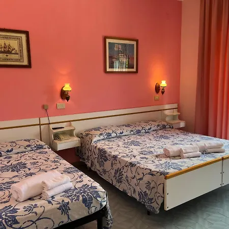 Ellymar Hotel